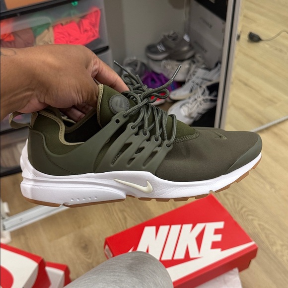 Nike Men's Forest Green Sneakers Presto - Picture 5 of 8